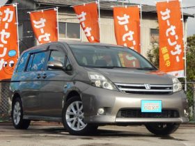 Toyota Isis Platana 2008