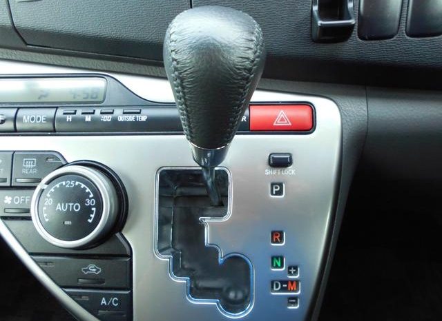 Toyota Isis Platana 2008 full