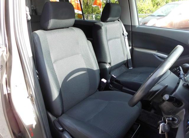 Toyota Isis Platana 2008 full