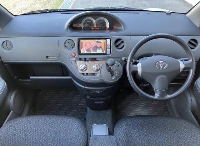 Toyota Sienta X L Package 2011 full