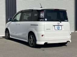 Toyota Sienta X L Package 2011 full