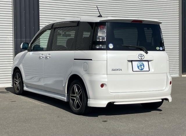 Toyota Sienta X L Package 2011 full