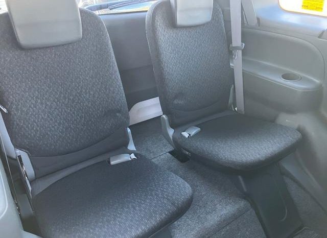 Toyota Sienta X L Package 2011 full