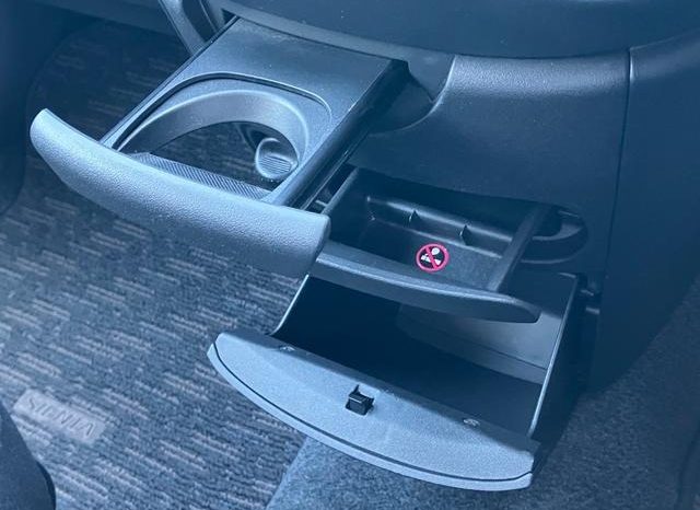 Toyota Sienta X L Package 2011 full