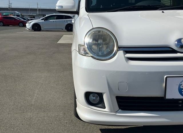 Toyota Sienta X L Package 2011 full