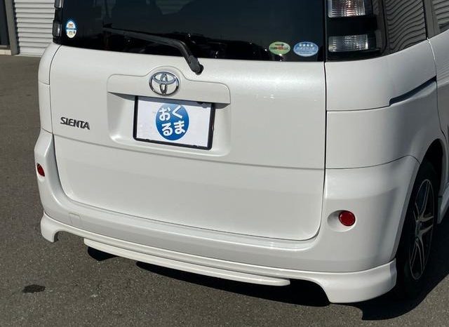 Toyota Sienta X L Package 2011 full