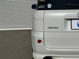 Toyota Sienta X L Package 2011 full