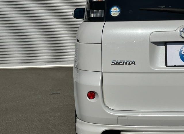 Toyota Sienta X L Package 2011 full