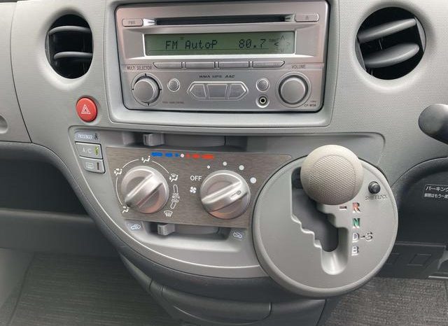 Toyota Sienta X Limited 2008 full