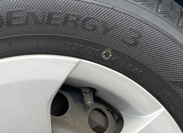 Toyota Sienta X Limited 2008 full