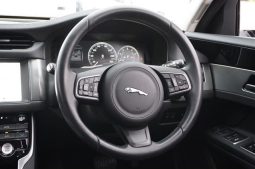 Jaguar XF Pure 2016 full