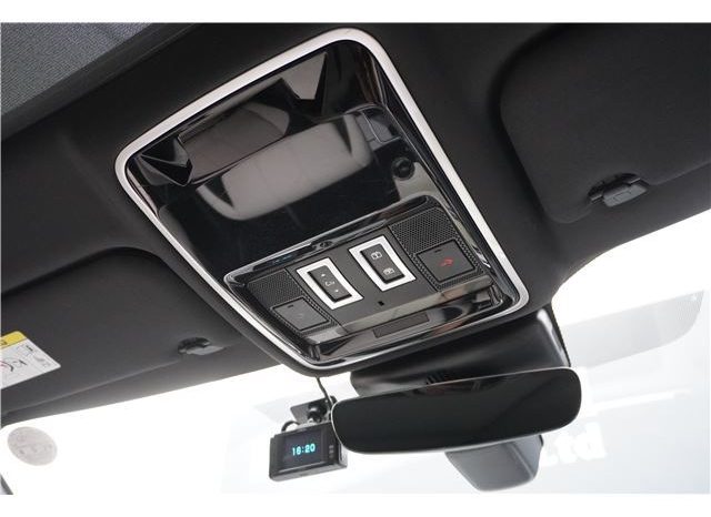 Land Rover Range Rover Velar R Dynamic S 300PS 2018 full