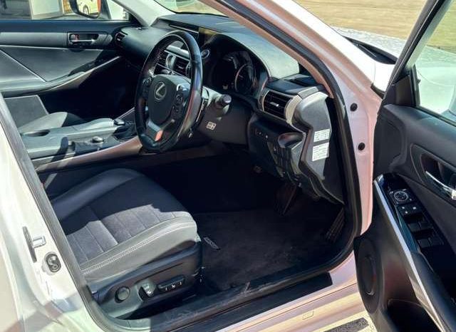 Lexus IS 300h 2016 full