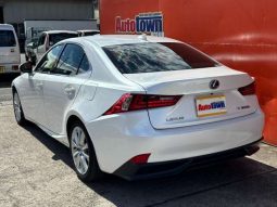 Lexus IS 300h 2016 full