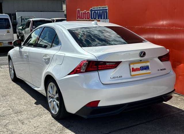 Lexus IS 300h 2016 full