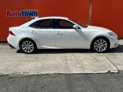 Lexus IS 300h 2016 full