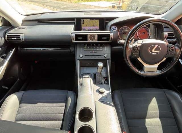 Lexus IS 300h 2016 full