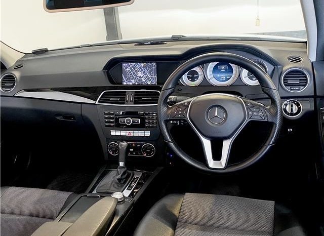 Mercedes-Benz C-Class C180 Blue Efficiency 2014 full