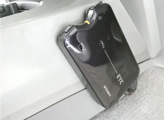 TOYOTA HILUX SURF SSR-X20TH Anniversary Edition 2004 full