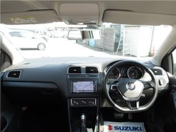 VOLKSWAGEN POLO TSI COMFORTLINE full