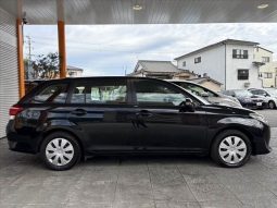 Toyota Corolla Fielder 1.5X 2016 full