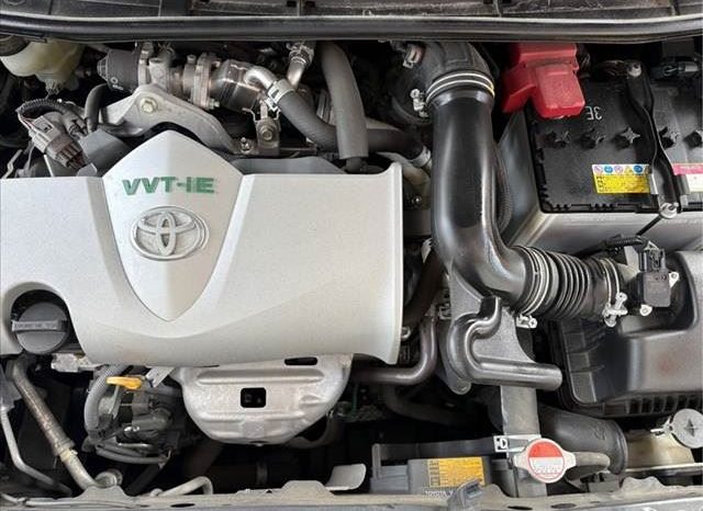 Toyota Corolla Fielder 1.5X 2016 full