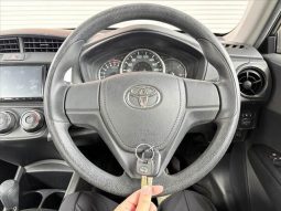 Toyota Corolla Fielder 1.5X 2016 full