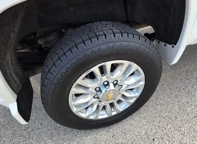 Chevrolet Silverado 2500 High Country 2022 full