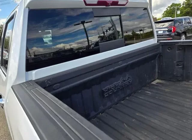 Chevrolet Silverado 2500 High Country 2022 full