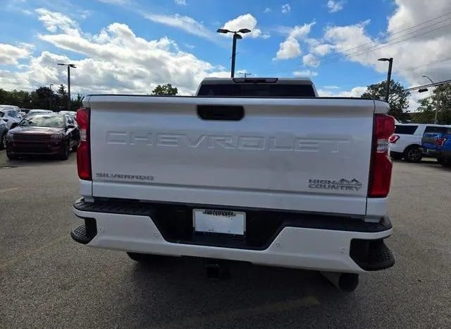 Chevrolet Silverado 2500 High Country 2022 full