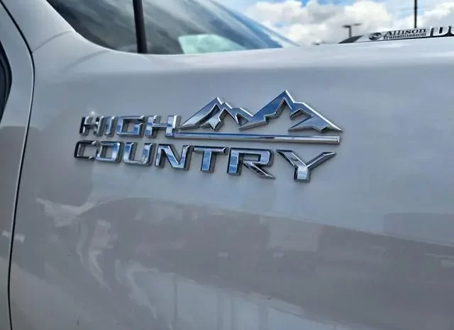 Chevrolet Silverado 2500 High Country 2022 full