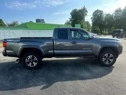 Toyota Tacoma TRD Sport 2017 full