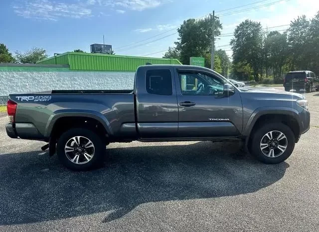 Toyota Tacoma TRD Sport 2017 full