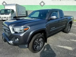 Toyota Tacoma TRD Sport 2017 full