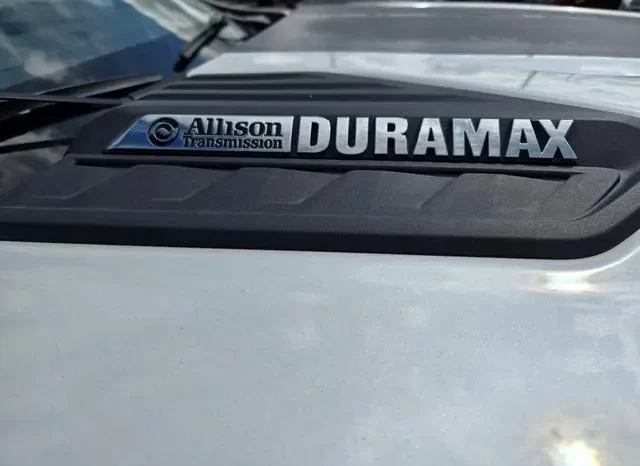 Chevrolet Silverado 2500 High Country 2022 full