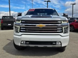 Chevrolet Silverado 2500 High Country 2022 full