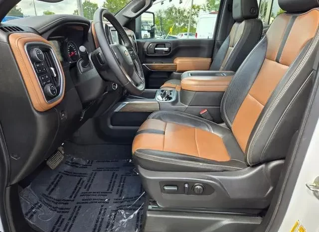 Chevrolet Silverado 2500 High Country 2022 full