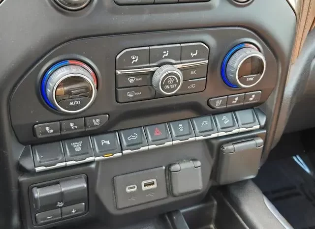 Chevrolet Silverado 2500 High Country 2022 full