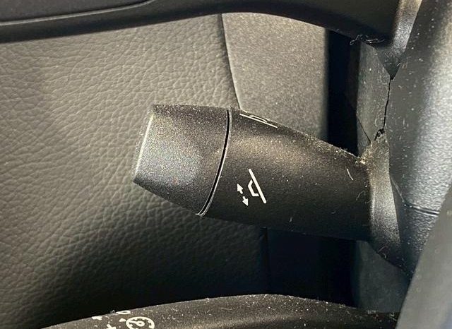 MERCEDES BENZ C-CLASS C200 AVANTGARDE AMG LINE 2017 full