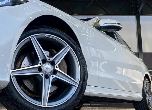 MERCEDES BENZ C-CLASS C200 AVANTGARDE AMG LINE 2017 full