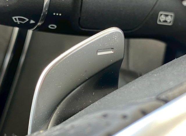 MERCEDES BENZ C-CLASS C200 AVANTGARDE AMG LINE 2017 full