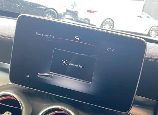 MERCEDES BENZ C-CLASS C200 AVANTGARDE AMG LINE 2017 full