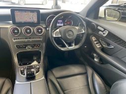 MERCEDES BENZ C-CLASS C200 AVANTGARDE AMG LINE 2017 full