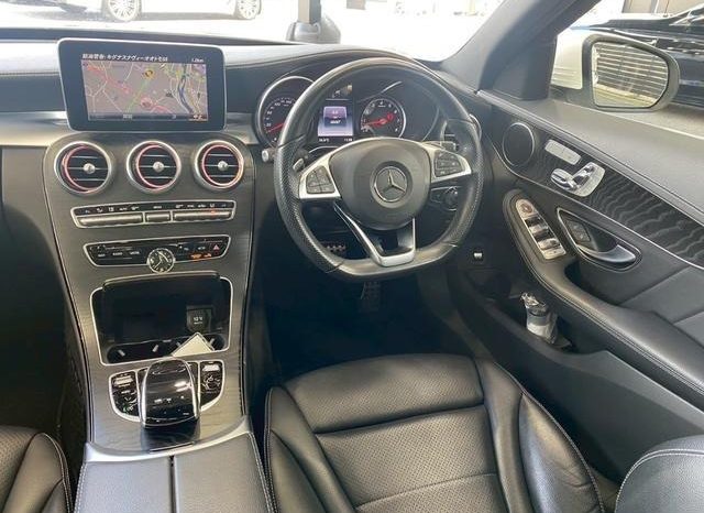 MERCEDES BENZ C-CLASS C200 AVANTGARDE AMG LINE 2017 full