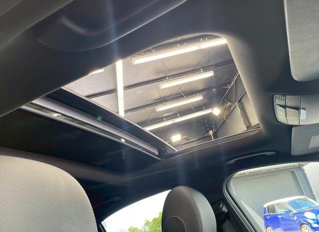 MERCEDES BENZ C-CLASS C200 AVANTGARDE AMG LINE 2017 full