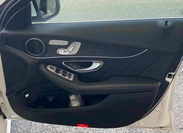 MERCEDES BENZ C-CLASS C200 AVANTGARDE AMG LINE 2017 full