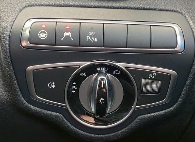 MERCEDES BENZ C-CLASS C200 AVANTGARDE AMG LINE 2017 full