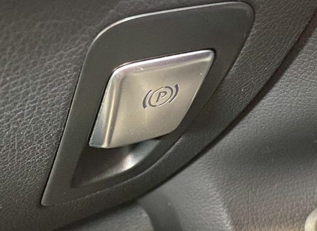 MERCEDES BENZ C-CLASS C200 AVANTGARDE AMG LINE 2017 full