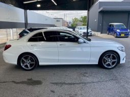 MERCEDES BENZ C-CLASS C200 AVANTGARDE AMG LINE 2017 full