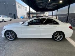 MERCEDES BENZ C-CLASS C200 AVANTGARDE AMG LINE 2017 full